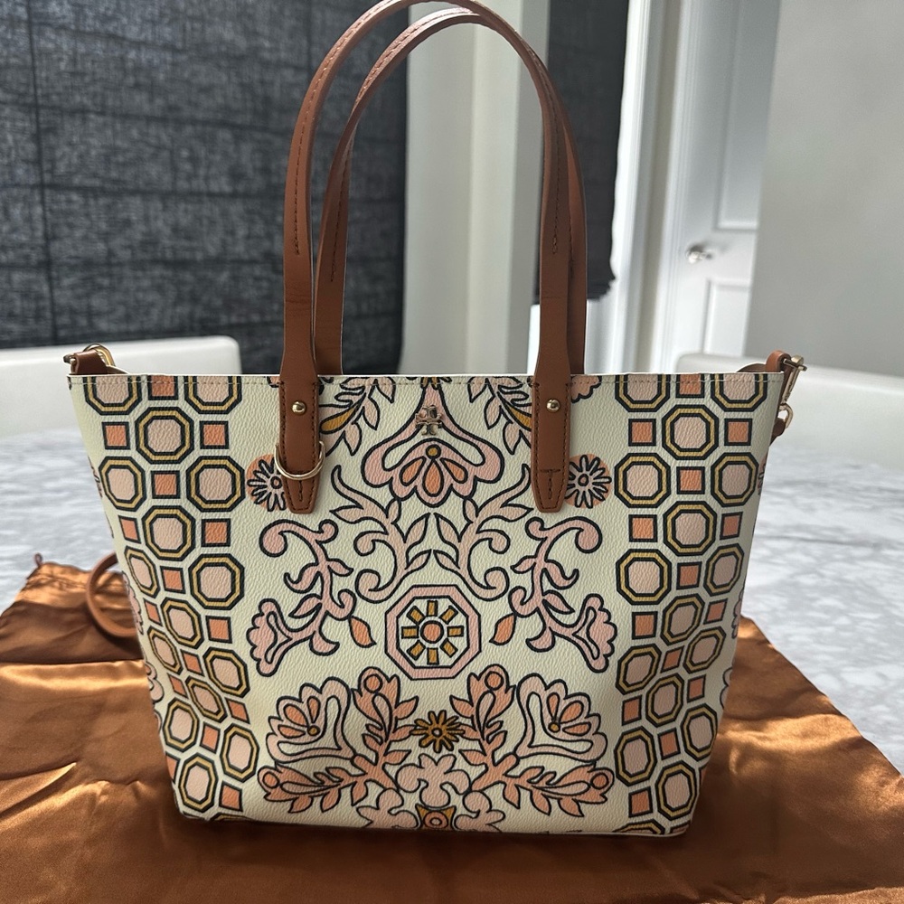 Tory Burch Coated Canvas Tote w/Leather Crossbody Strap Read Description Please